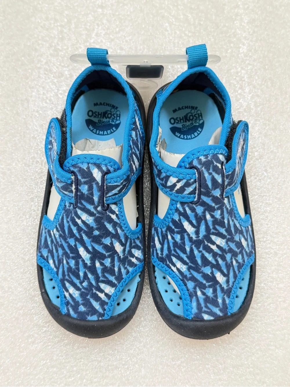 NEW OshKosh B'gosh Boys Blue/Navy Aquatic Shark Patterned Water Shoes Size 9